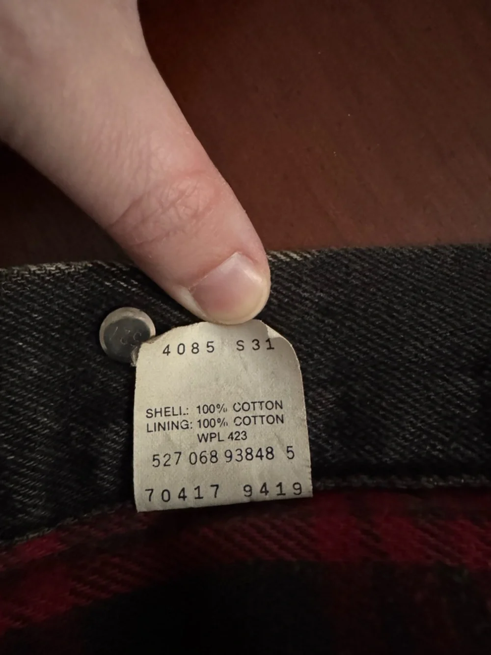 Levi's Black Acid-Wash Denim Jacket with Red Plaid Lining - Picture 5 of 5
